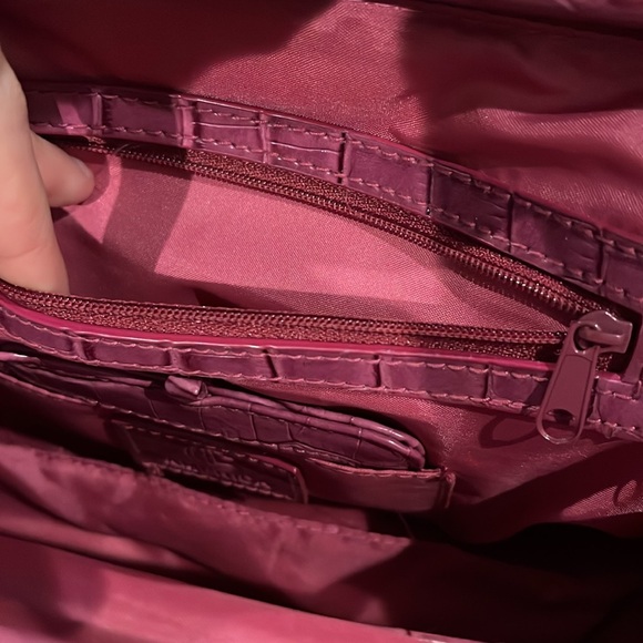 Magenta crocodile purse (faux) - Picture 6 of 10